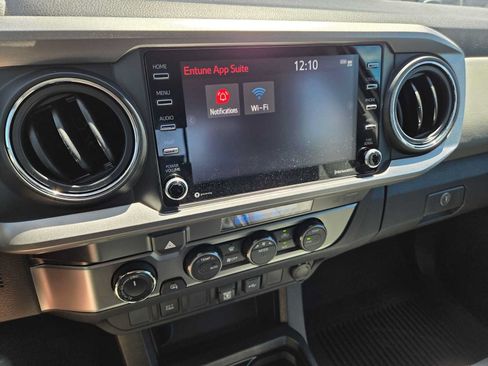 Certified 2021 Toyota Tacoma SR5 AWD/4WD image 33