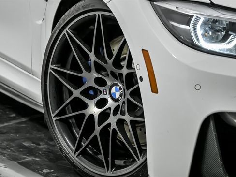 Used 2018 BMW M3 image 3