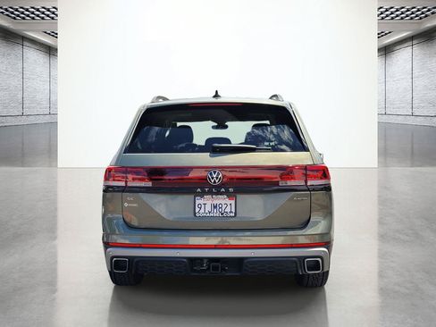 Certified 2025 Volkswagen Atlas Peak Edition SE AWD/4WD image 8