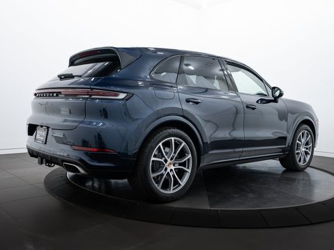 Certified 2025 Porsche Cayenne image 7
