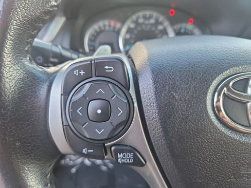 Used 2014 Toyota Camry SE FWD image 19