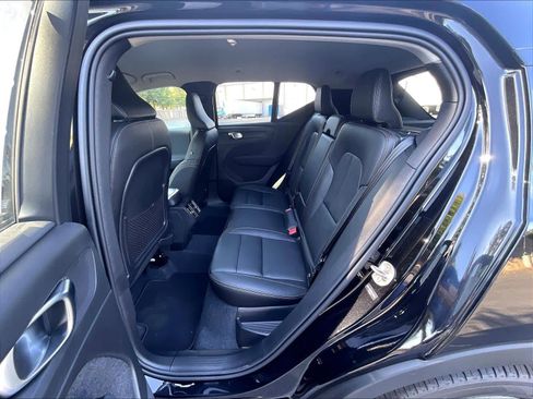 New 2026 Volvo XC40 B5 Core w/ Climate Package AWD/4WD image 12