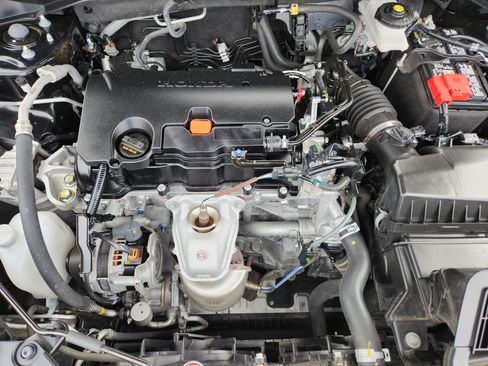 Certified 2024 Honda HR-V Sport image 9
