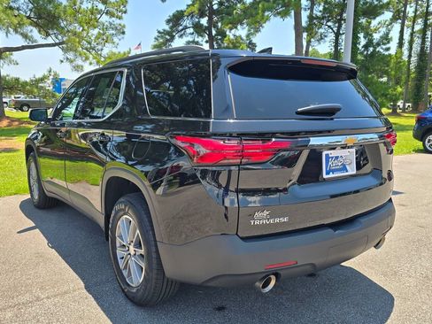 Certified 2023 Chevrolet Traverse LT FWD image 3