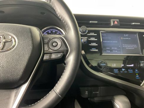 Used 2018 Toyota Camry SE w/ Moonroof Package FWD image 24