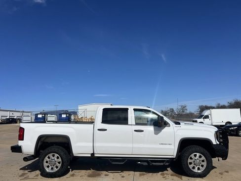 Used 2019 GMC Sierra 2500 4x4 Crew Cab w/ Sierra Convenience Package image 3