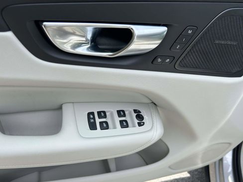 Certified 2025 Volvo XC60 B5 Ultra AWD/4WD image 20
