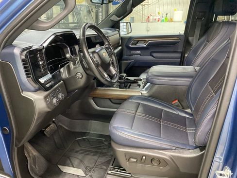 Used 2024 Chevrolet Silverado 1500 High Country w/ Technology Package image 13