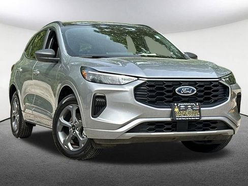 Used 2024 Ford Escape ST-Line w/ Tech Pack #1 AWD/4WD image 2
