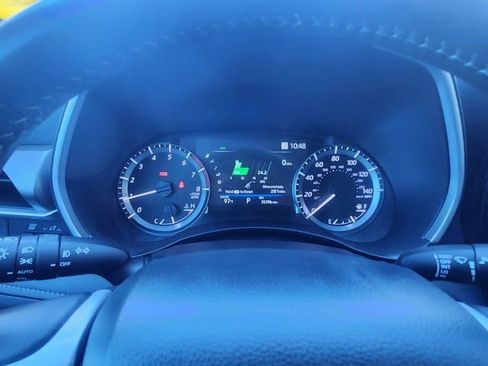 Used 2025 Toyota Highlander XLE image 35