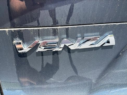 Used 2024 Toyota Venza LE AWD/4WD image 24