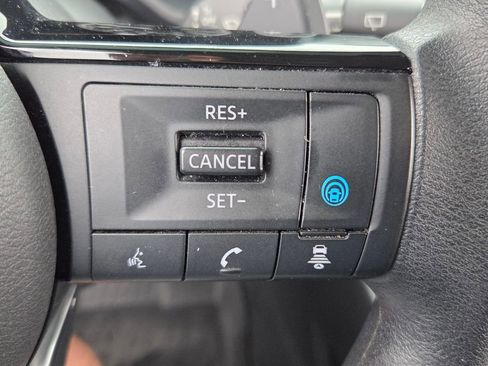 Used 2023 Nissan Rogue SV FWD image 22