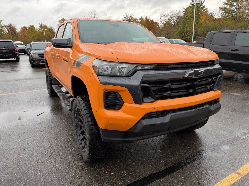 Used 2026 Chevrolet Colorado LT AWD/4WD image 2