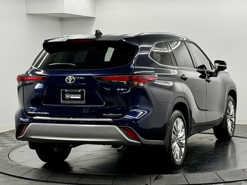 Used 2026 Toyota Highlander Platinum AWD/4WD image 9