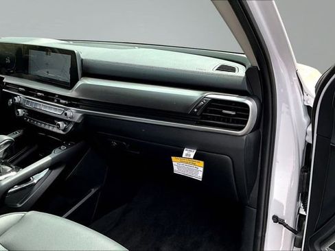 Used 2025 Kia Telluride S FWD image 26