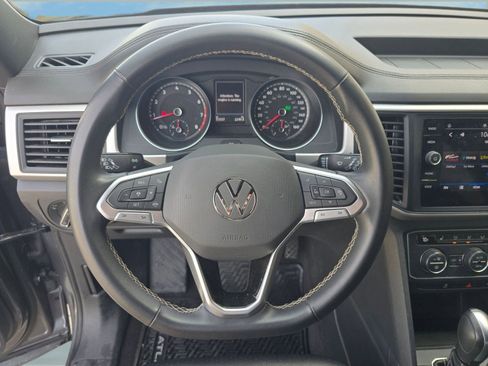 Used 2021 Volkswagen Atlas Cross Sport SE w/ Panoramic Sunroof Package image 13