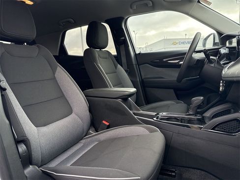 Used 2024 Chevrolet TrailBlazer LT image 25