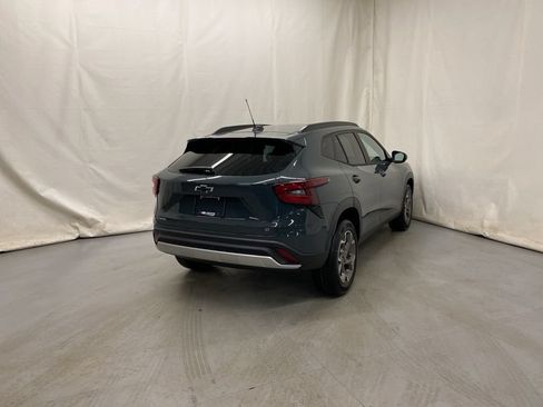 New 2026 Chevrolet Trax LT w/ Driver Confidence Package FWD image 6