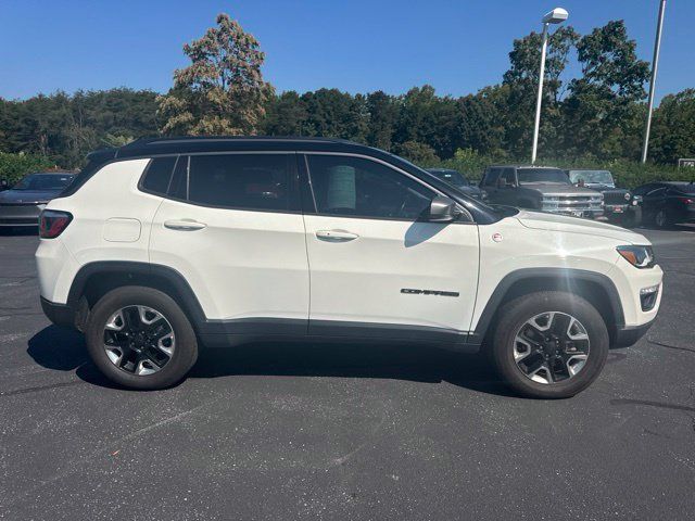 Used 2018 Jeep Compass Trailhawk w/ Leather Interior Group AWD/4WD image 2
