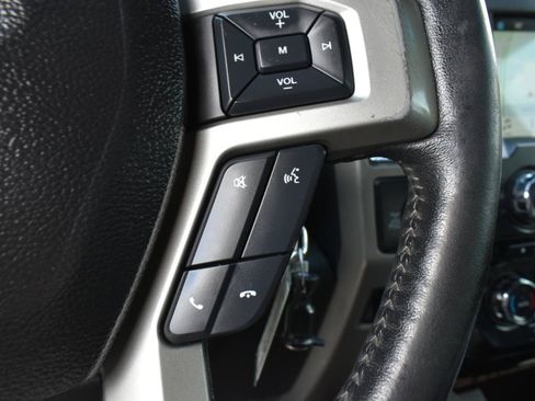 Used 2017 Ford F250 Lariat w/ Lariat Value Package AWD/4WD image 16