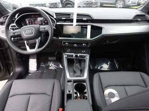 New 2025 Audi Q3 2.0T Premium image 27