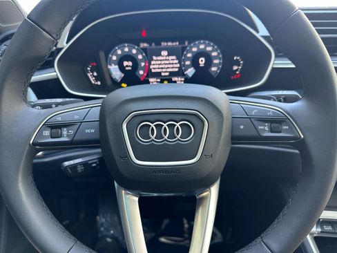 Used 2025 Audi Q3 2.0T Premium w/ Convenience Package AWD/4WD image 23