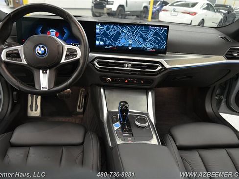 Used 2022 BMW i4 eDrive40 w/ M Sport Package image 17