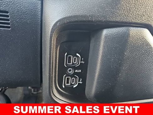 Used 2023 RAM 1500 4x4 Crew Cab image 24
