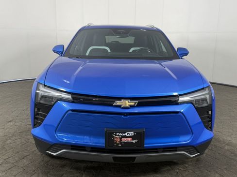 Used 2024 Chevrolet Blazer EV LT AWD/4WD image 2