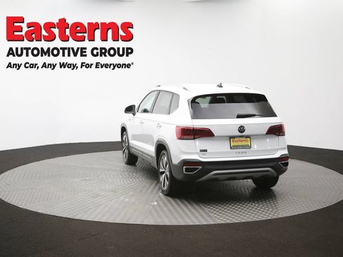 Used 2024 Volkswagen Taos SE FWD image 64