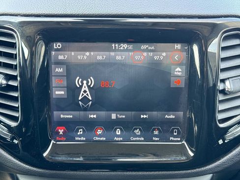 Used 2018 Jeep Compass Limited w/ Navigation Group AWD/4WD image 27