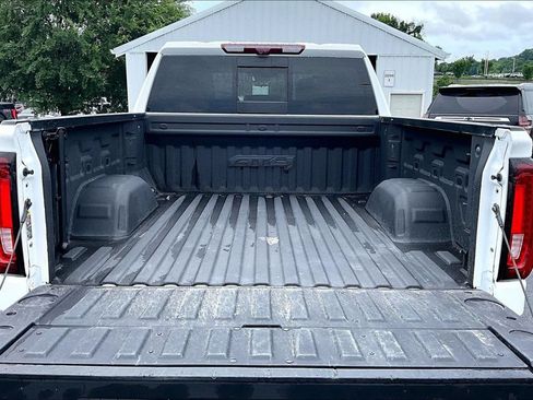 Used 2023 GMC Sierra 1500 AT4 w/ Technology Package AWD/4WD image 9