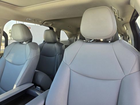 Used 2024 Toyota Sienna XLE image 22