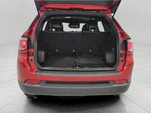 Used 2025 Jeep Compass Limited AWD/4WD image 15