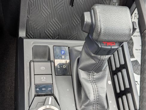 Used 2024 Toyota Tacoma TRD Off-Road AWD/4WD image 25