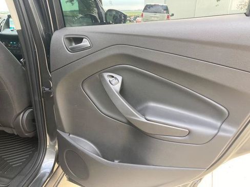 Used 2019 Ford Escape SE FWD image 30