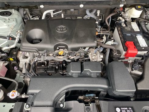 Used 2022 Toyota RAV4 XLE Premium FWD image 28