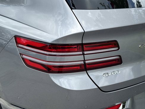 Used 2022 Genesis GV80 2.5T w/ Prestige Package 04 AWD/4WD image 11