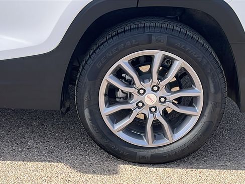 Certified 2024 GMC Terrain SLT image 5