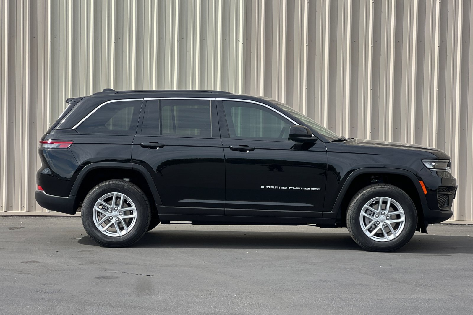 New 2026 Jeep Grand Cherokee Laredo X AWD/4WD image 10