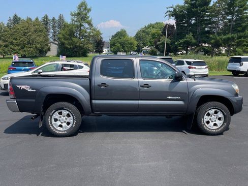 Used 2011 Toyota Tacoma 4x4 Double Cab w/ TRD Off-Road Pkg image 6