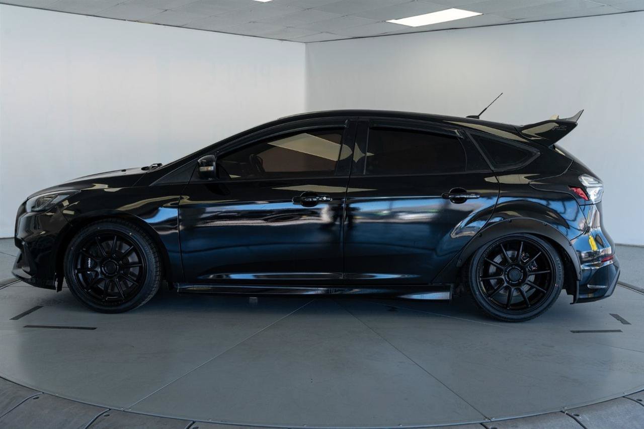 Used 2017 Ford Focus RS AWD/4WD image 6
