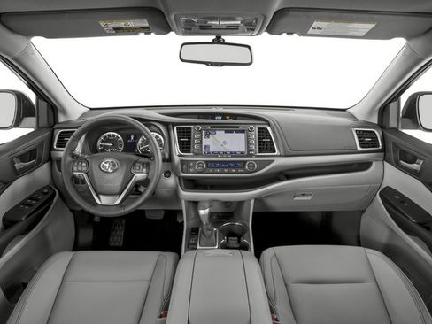 Used 2016 Toyota Highlander XLE AWD/4WD image 8
