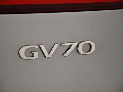 Used 2025 Genesis GV70 3.5T Sport w/ Sport Advanced Package image 9