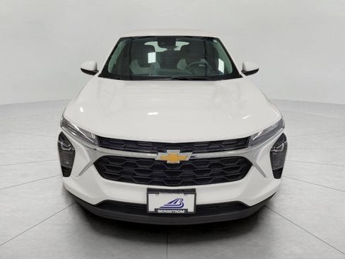 Used 2024 Chevrolet Trax LS w/ LS Convenience Package FWD image 13