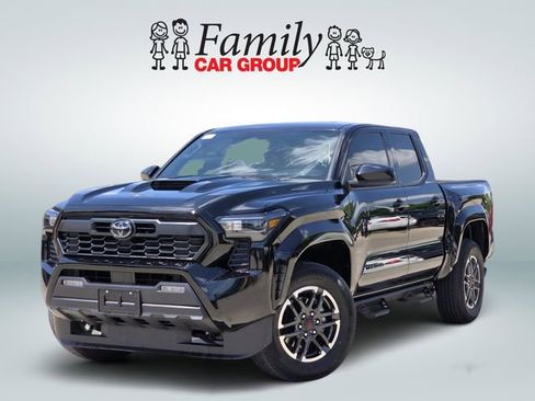 Used 2025 Toyota Tacoma TRD Sport AWD/4WD image 1