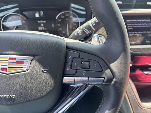 Used 2025 Cadillac XT6 Sport w/ LPO, Floor Liner Package AWD/4WD image 21