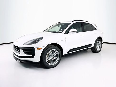 New 2026 Porsche Macan image 1