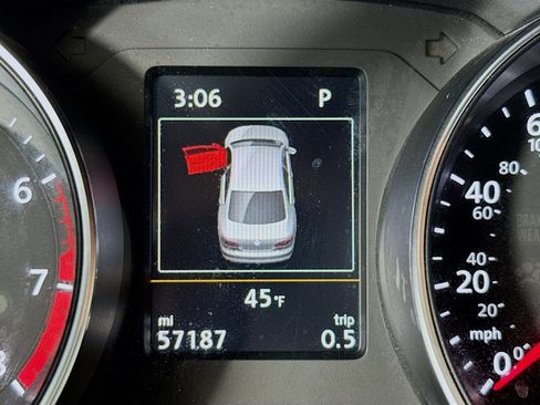 Used 2017 Volkswagen Jetta GLI image 15