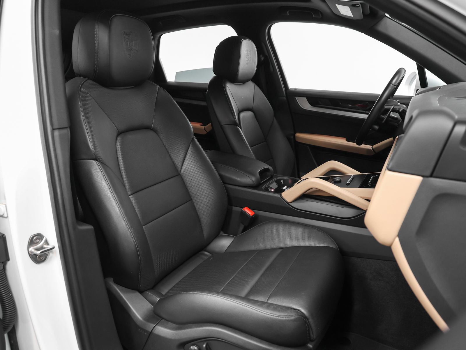 Certified 2024 Porsche Cayenne AWD/4WD image 21